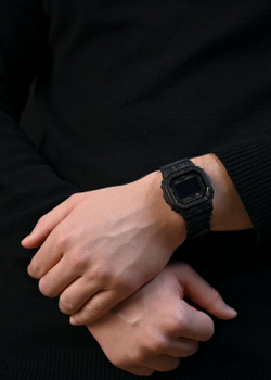 Часы Casio DW-H5600EX-1