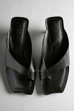 Massimo Dutti Кожаные сандалии на каблуке - STUDIO, черный
