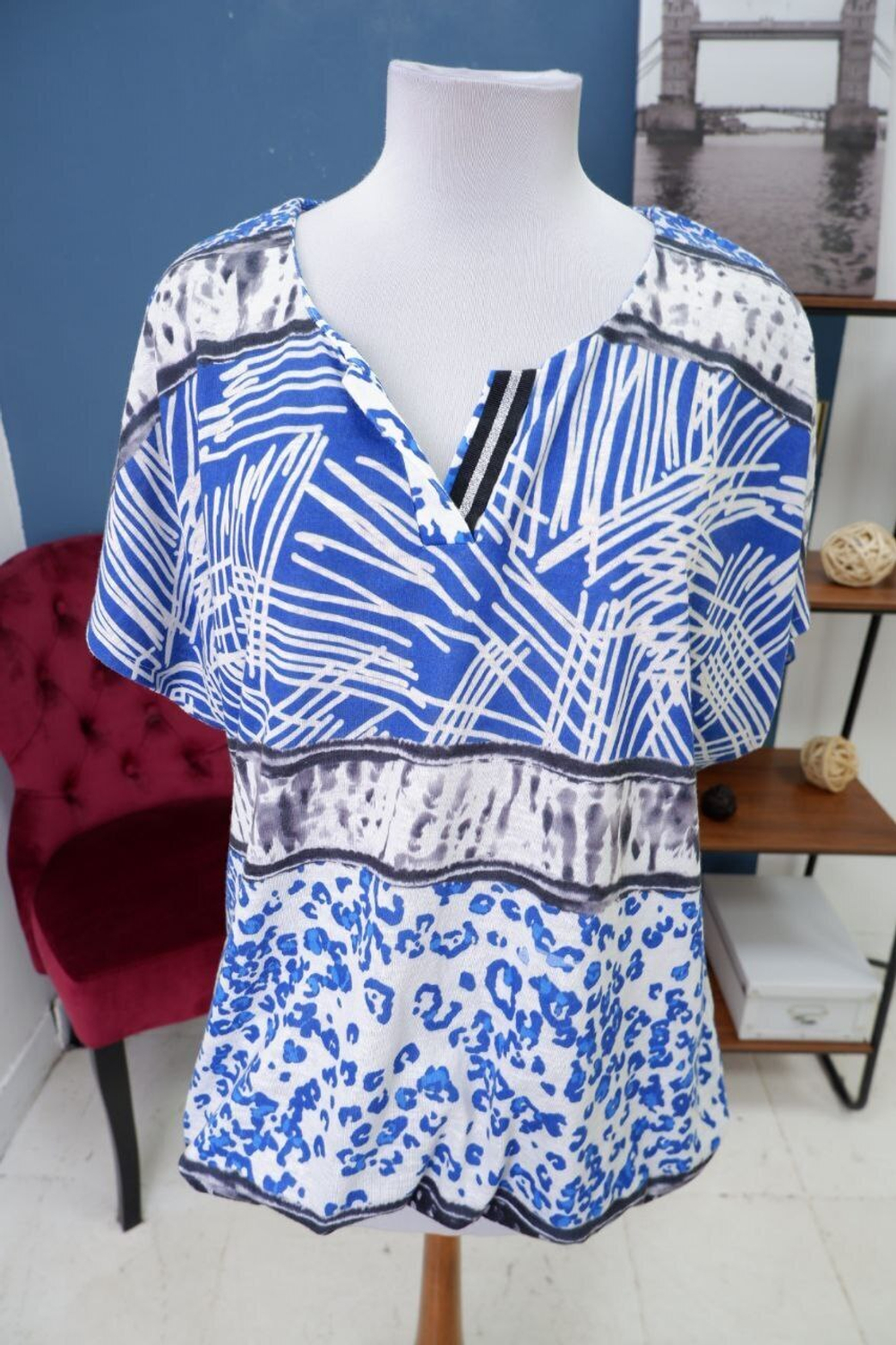 Футболка Enjoy лаконичная 54 размер