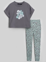 Серый костюм для девочки на лето