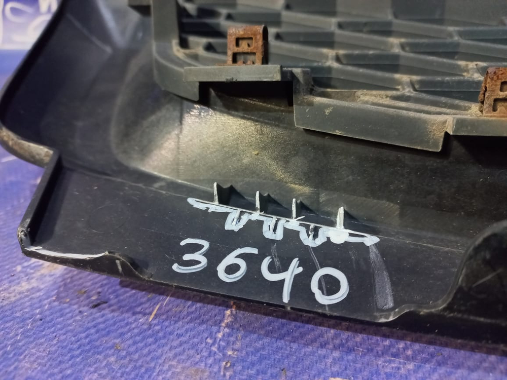 Решетка радиатора Honda STEPWGN 2003-2005