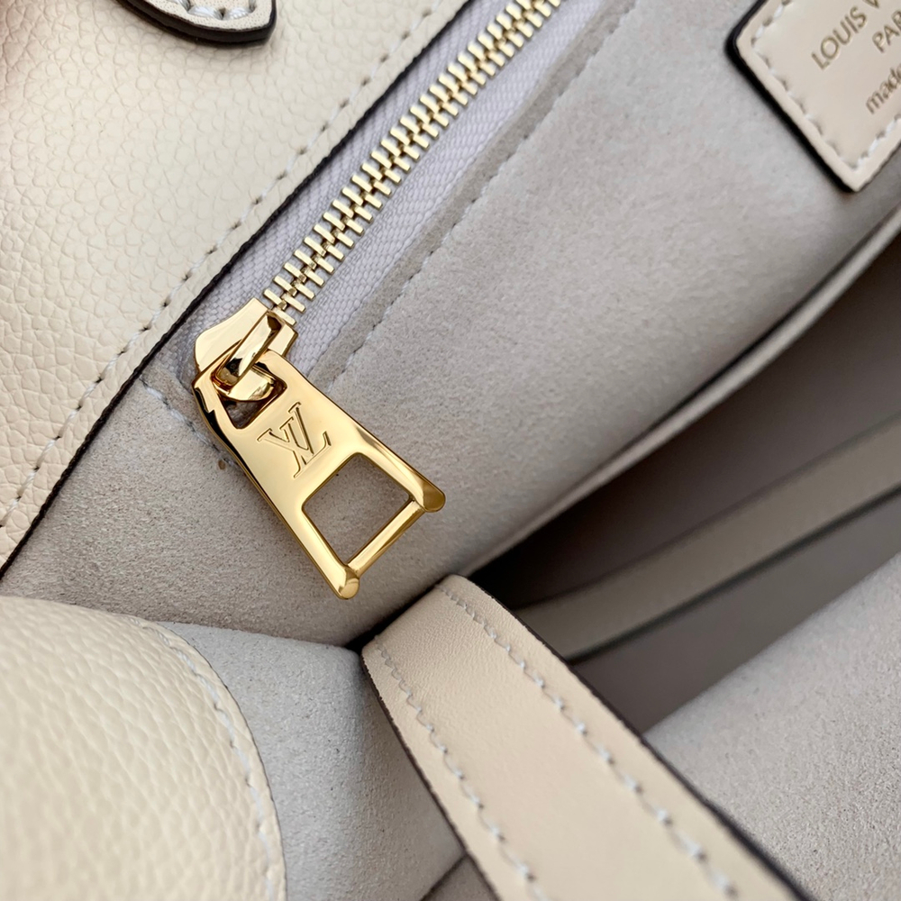 Louis Vuitton OnTheGo MM