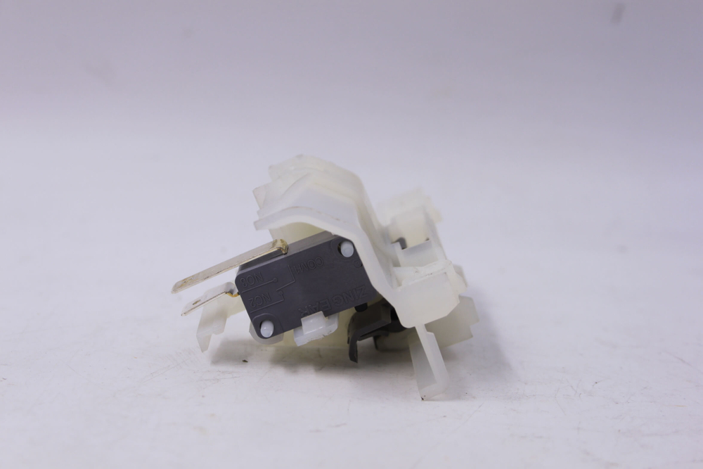 Замок дверцы посудомоечной машины Hotpoint 151058