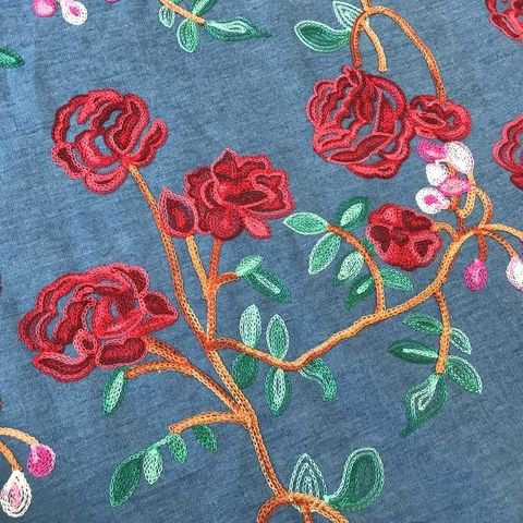 Ткань джинса голубая с вышивкой 2091