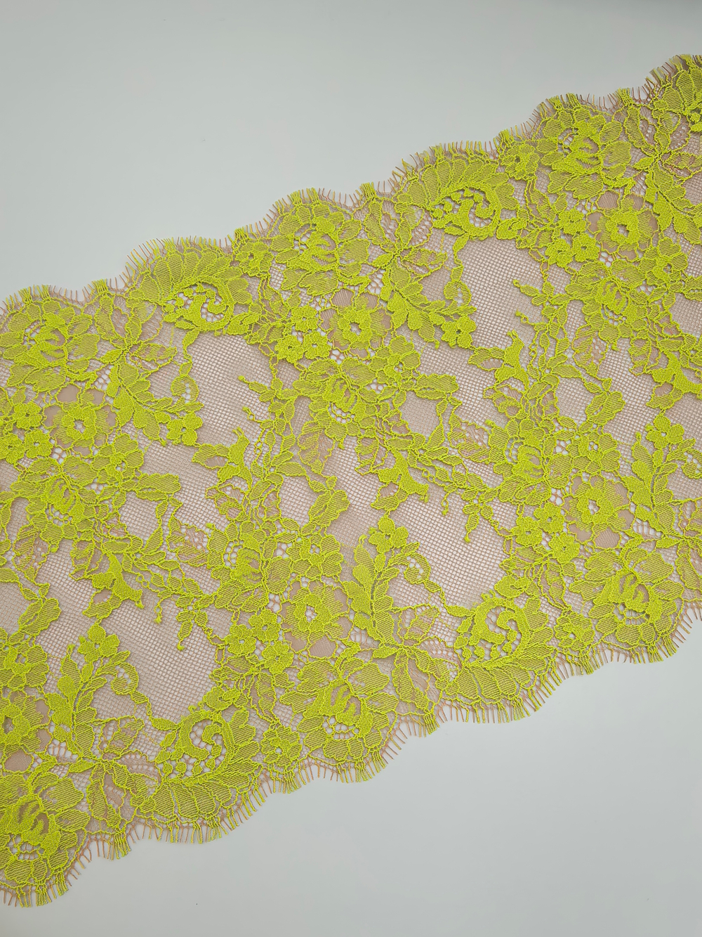 Кружево шантильи с ресничками загар/желтый К818 (23*298 см)