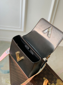 Louis Vuitton Twist MM