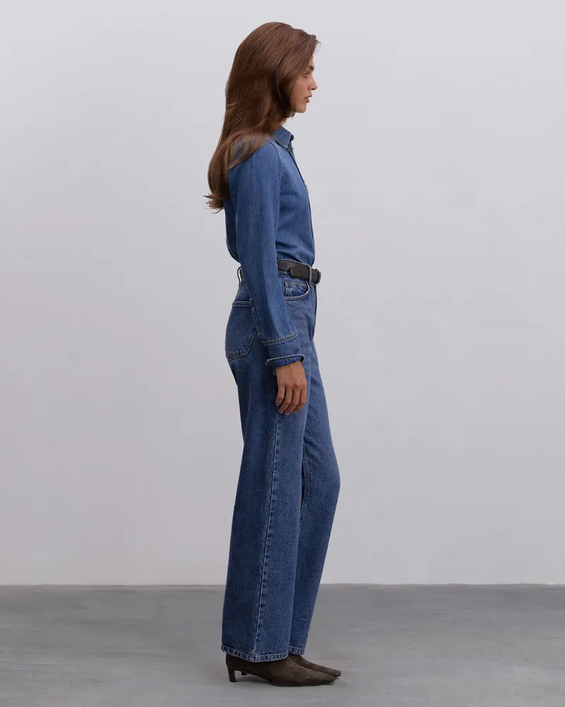 Синие джинсы прямого кроя