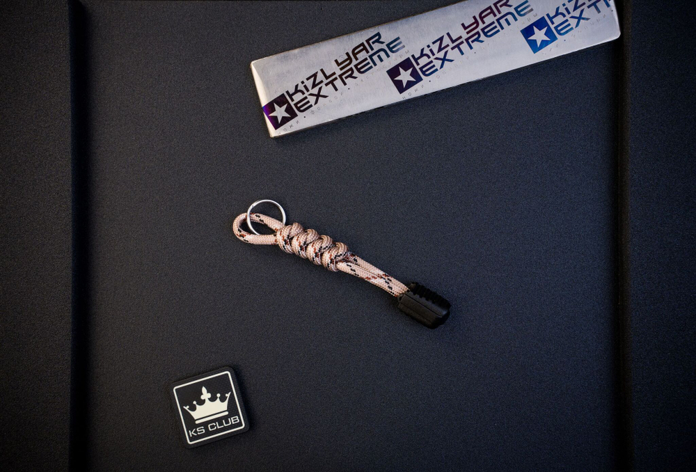 Паракордовый брелок-пуллер