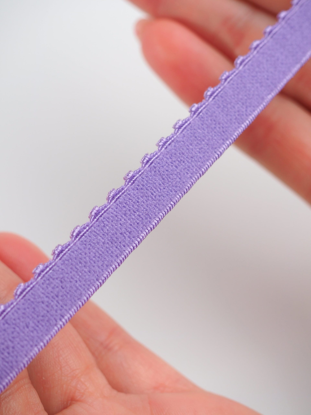 Резинка отделочная яркая лаванда ажурная ширина 10 мм с учетом фестона
