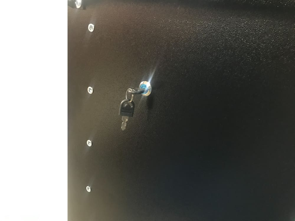 Инструментальная тележка GWT-B7L (7 ящиков, центральный замок, колеса с тормозом, синяя)