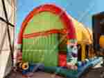 Коммерческий надувной батут "Зверята с крышей" 11*7*6 м