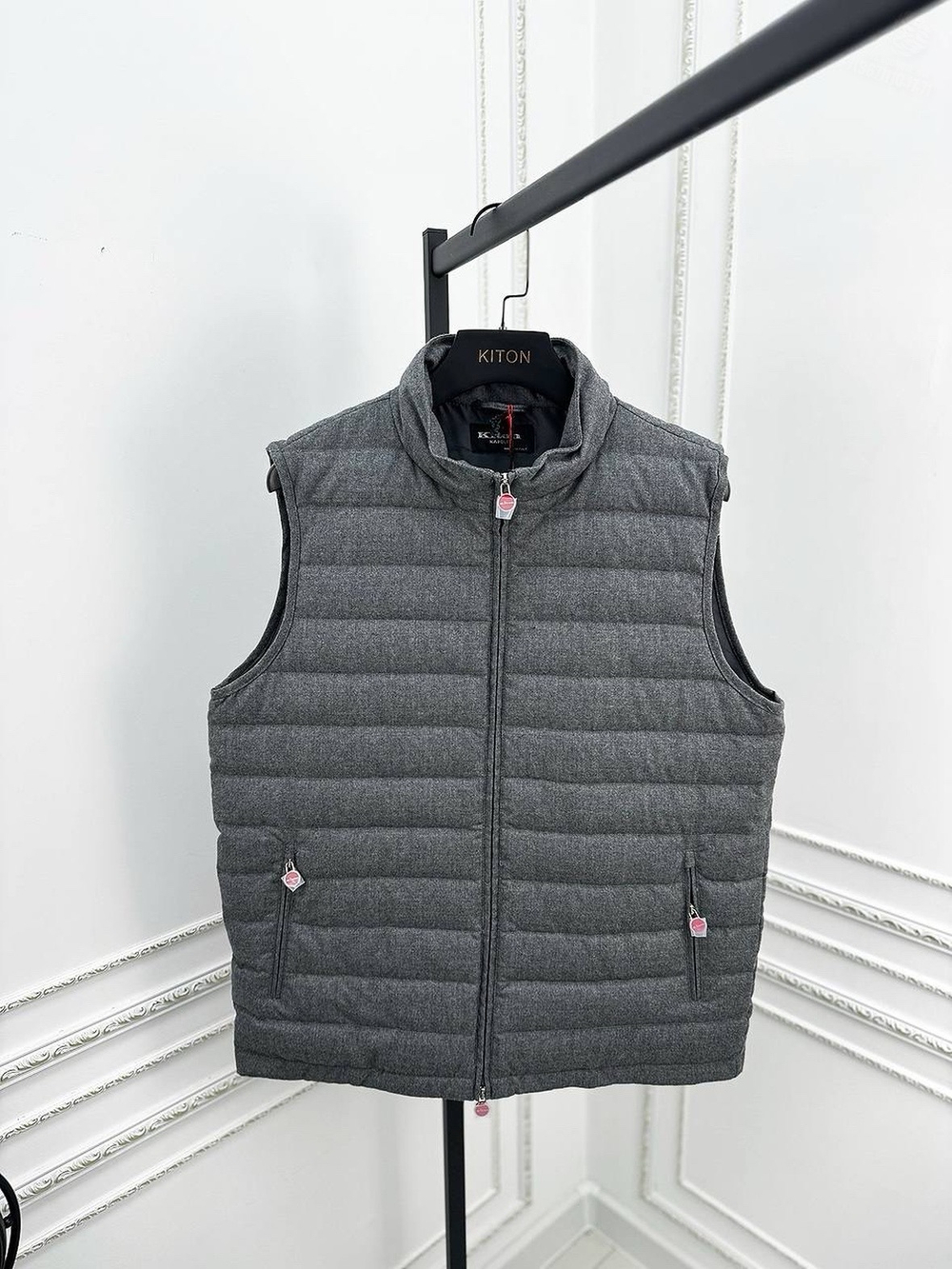 Пуховый жилет Kiton