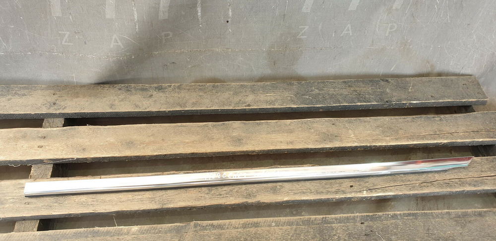 Молдинг двери передней левой Mercedes C (W205) 14-23 Б/У Оригинал A2057201924