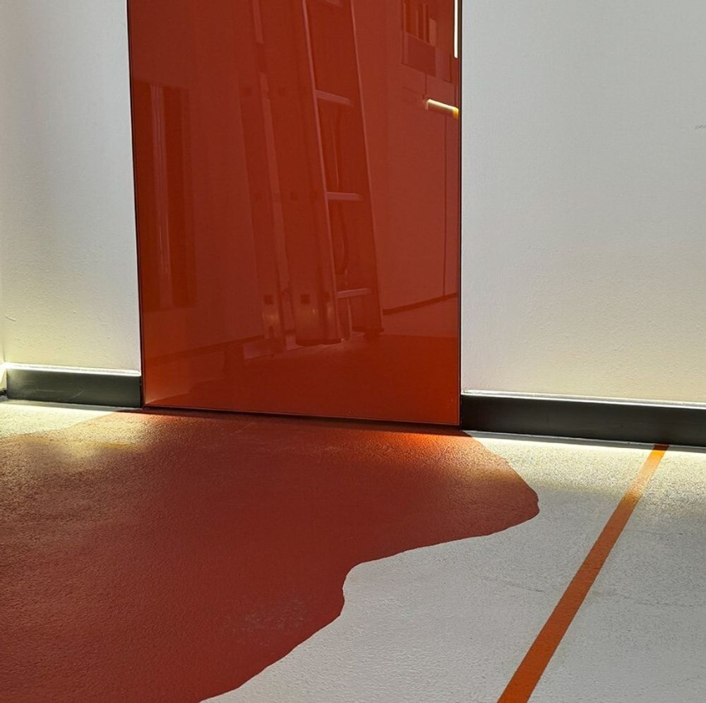 Плинтус скрытого монтажа Pro Design 323, 2700x14,5x98,6 мм