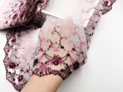 Вышивка на сетке, ЛЕВАЯ, 18 см, фуксия/молоко/черная, (Арт: VS-1024), м