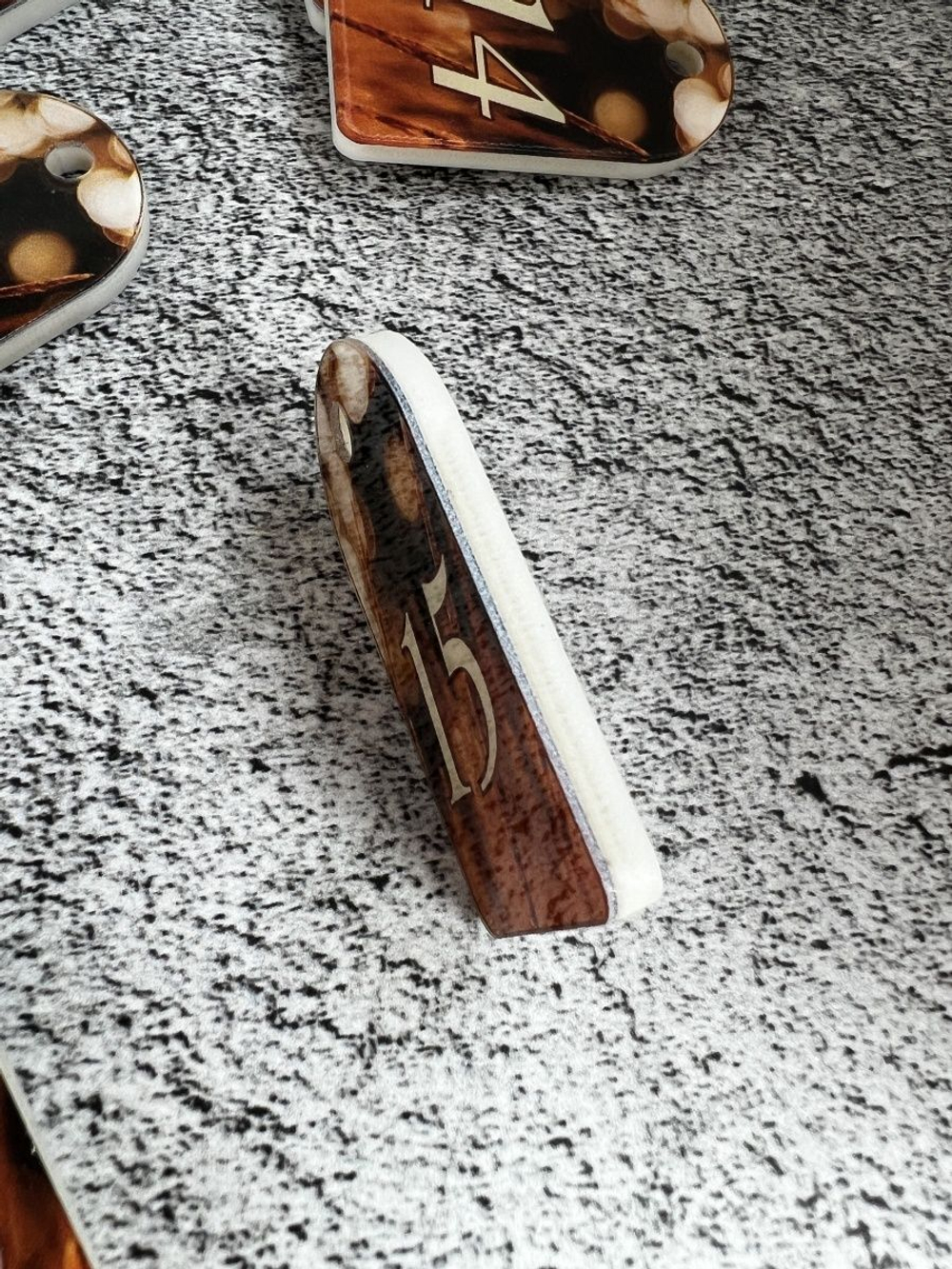 Номерки для гардероба акрил 3х5 см