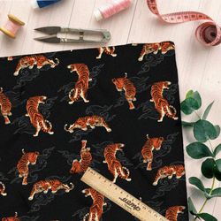 Ткань оксфорд 600 тигры и облака на чёрном фоне