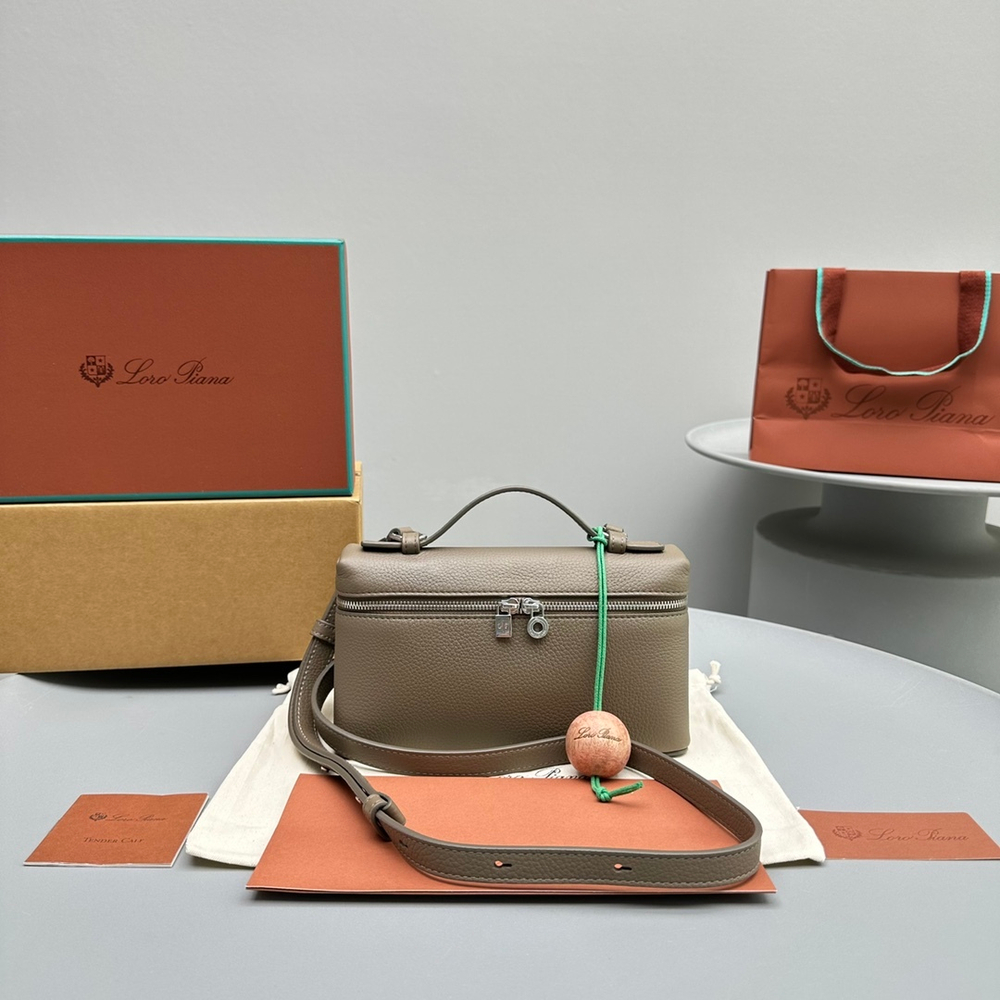 Loro Piana Extra Pocket L19