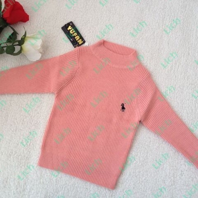 Водолазка детская однотонная с контрастной вышивкой игрока в поло