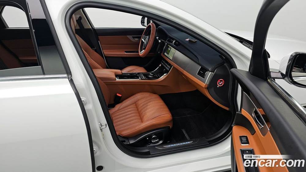 Jaguar XF (X260) 20d Portfolio AWD (10.2019)