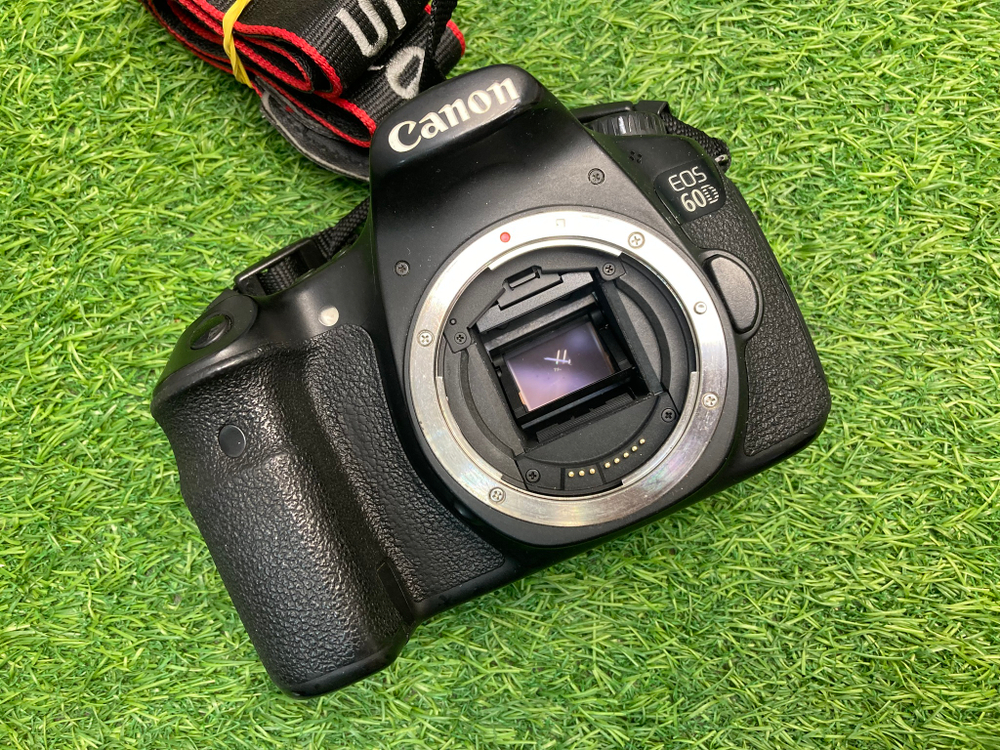 Canon 60D kit 18-55mm IS II 6.200 кадров