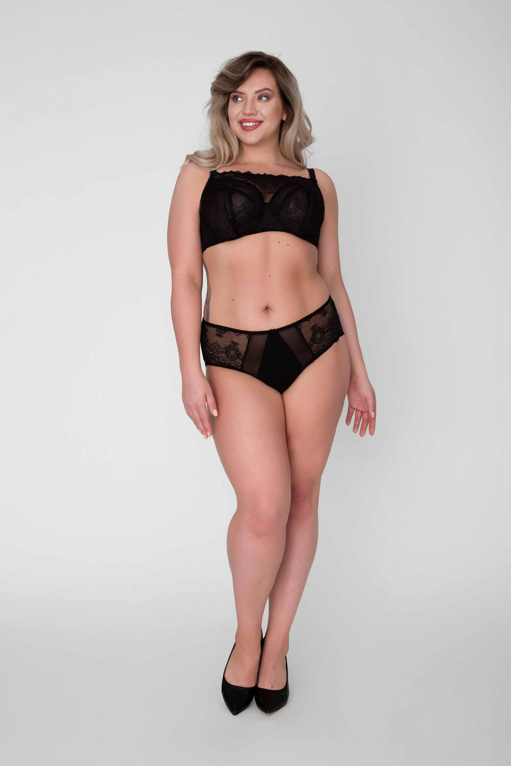 Бюстгальтер-топ с сетчатыми мягкими чашками и гипюром поверх (Размер: 70I) (Цвет: черный)