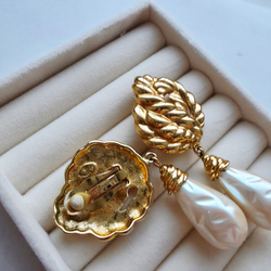 Клипсы Guy Laroche с жемчужиной