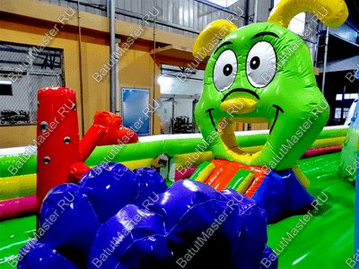 Коммерческий надувной батут "Хамелеон и динозавры" 20*10*7 м