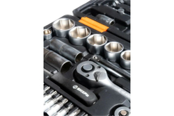 Набор инструментов, 1/2 , 1/4 , CrV, пластиковый кейс 82 предмета Вихрь