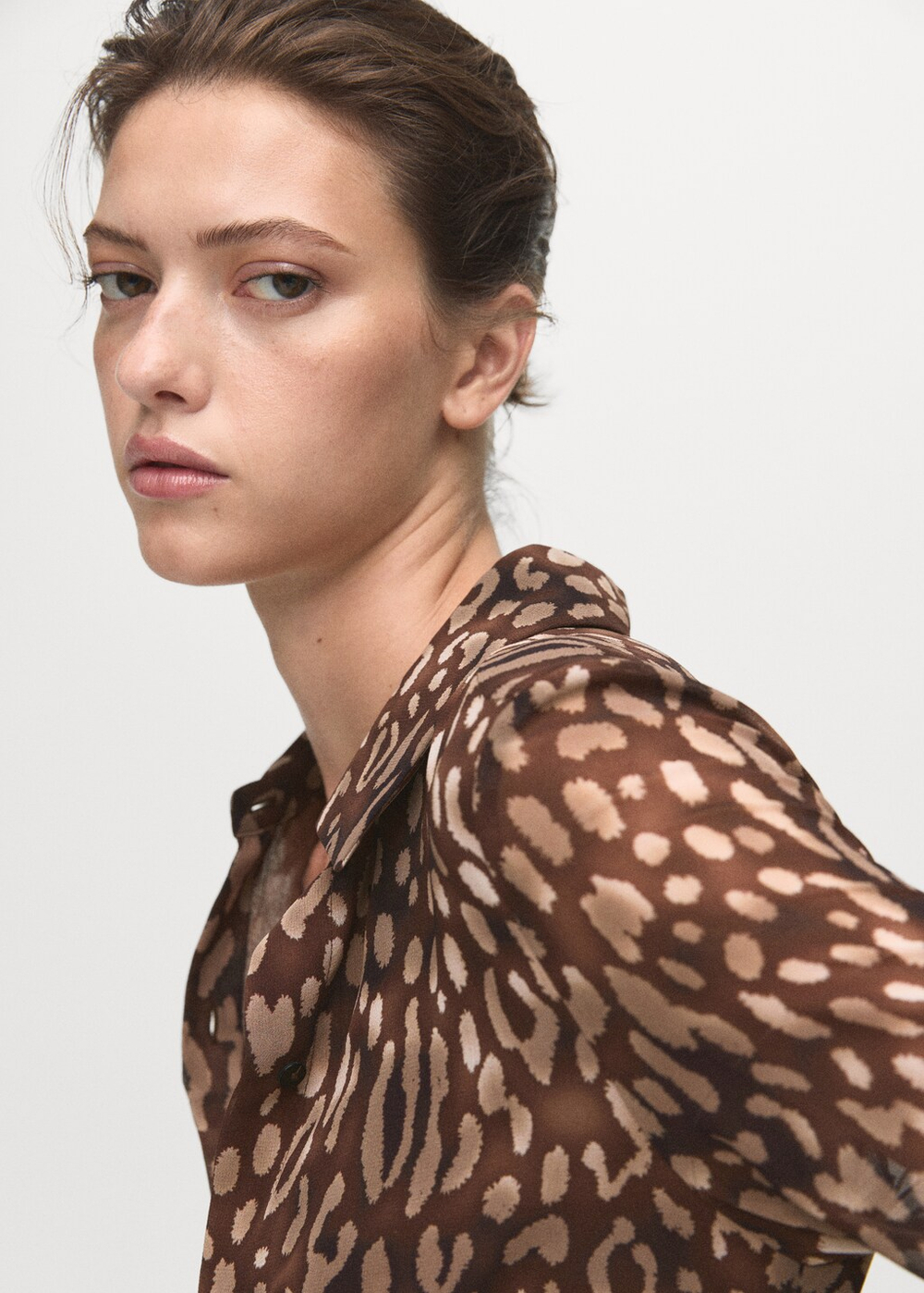 Платье-рубашка с леопардовым принтом и ремнем