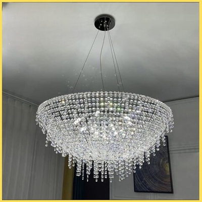 Шикарная люстра в серебре в классическом стиле, состоит из мелких кристаллов