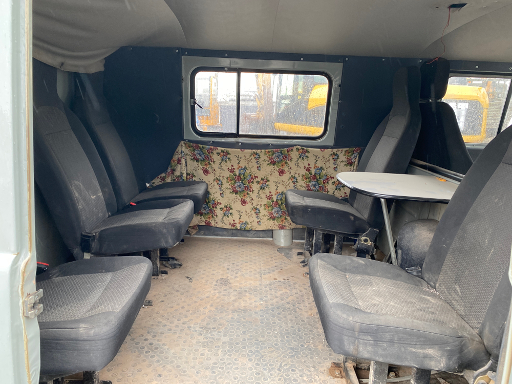 UAZ 3909* Грузопассажирский 390995-04 (Фургон, 6+1 мест, без ABS, Бензиновый, 2,7 л, 112 л.с.)