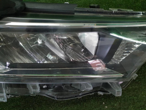 Битая Фара правая Toyota RAV4 5 XA50 (2018-н.в.) LED