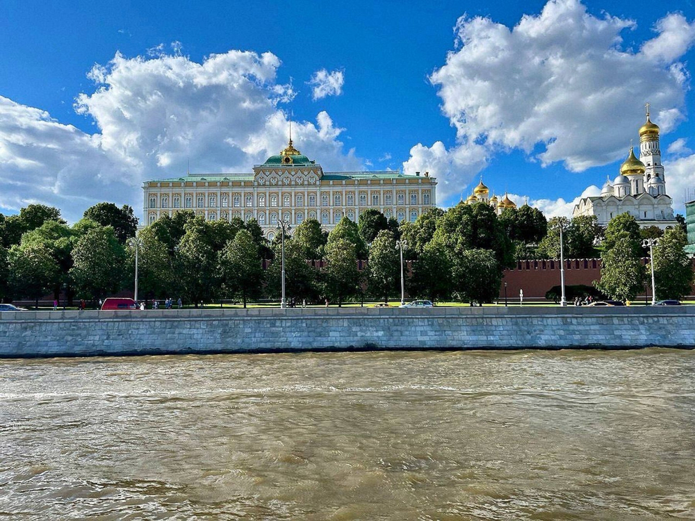 «Вокруг Золотого острова» - индивидуальная экскурсия на речном трамвайчике по центру Москвы.