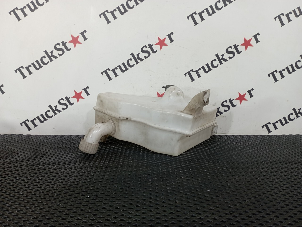 Бачок омывателя лобового стекла 2023г