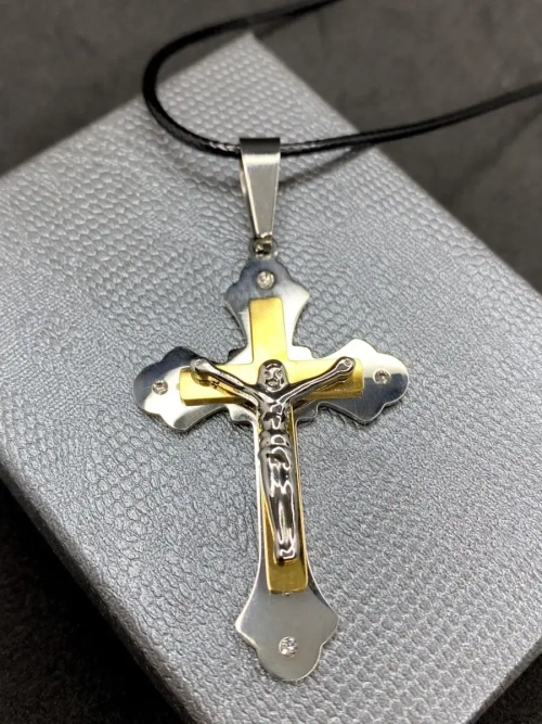Крупный массивный крест из нержавеющей стали