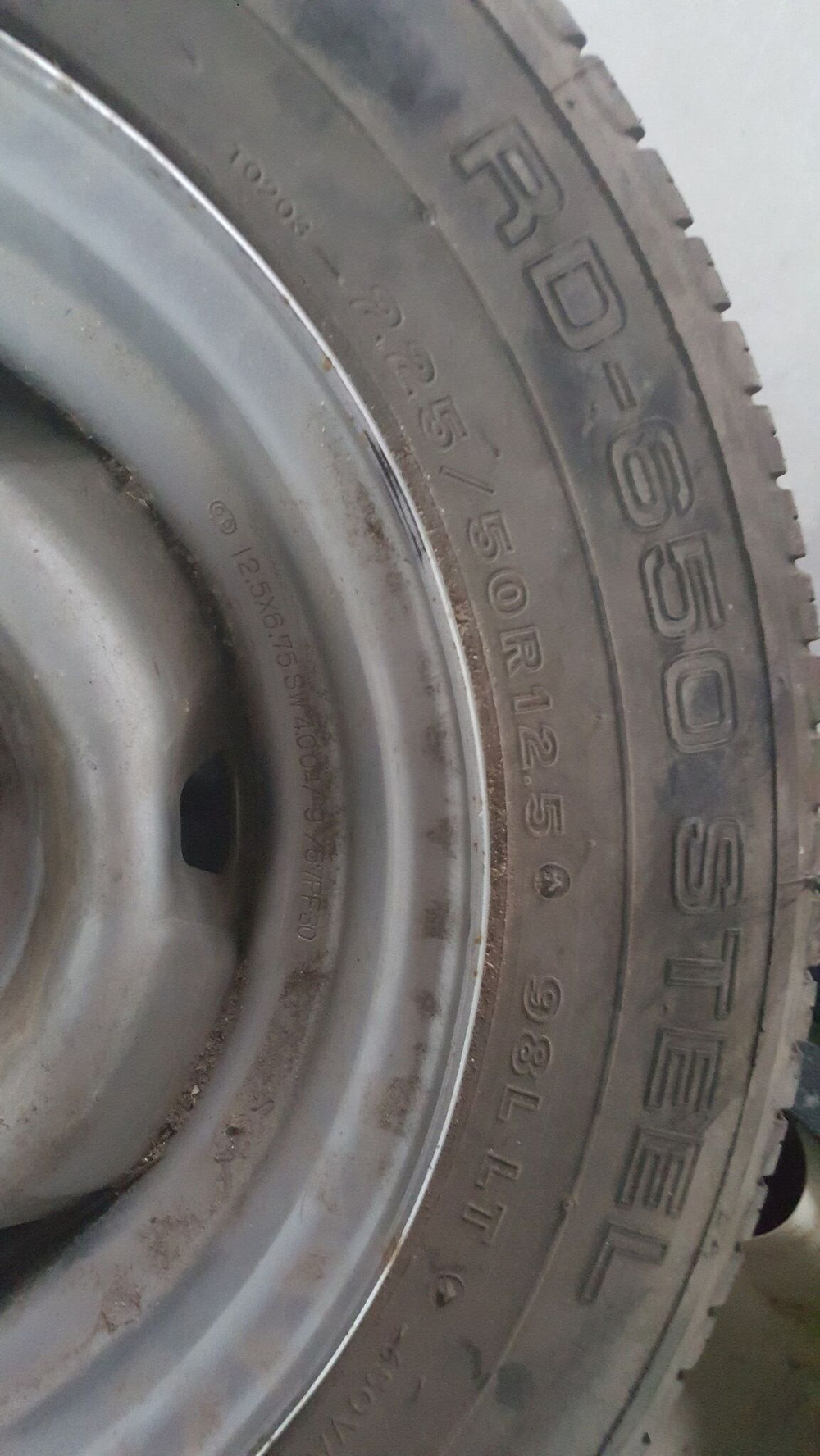 Колеса на штамповке Bridgestone RD650 Steel 225/65R12.5 2шт