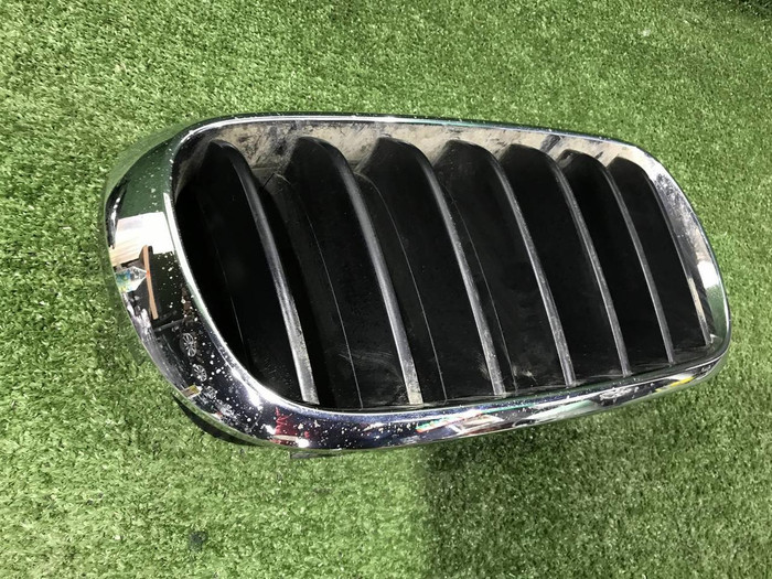 Решетка радиатора правая BMW X5 F15 X6 F16 (2013-2018)