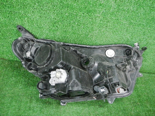 Фара левая Toyota Rav 4 CA40 (2015-2019) LED
