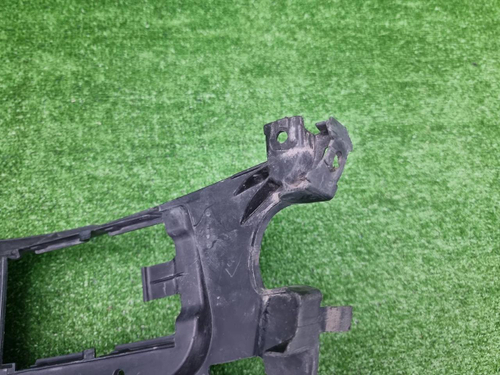 Кронштейн ПТФ правый BMW 5er G30 (20-23) M-paket