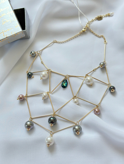 Колье "Ренессанс" с кристаллом Swarovski и жемчугом Майорка, оттенок золото