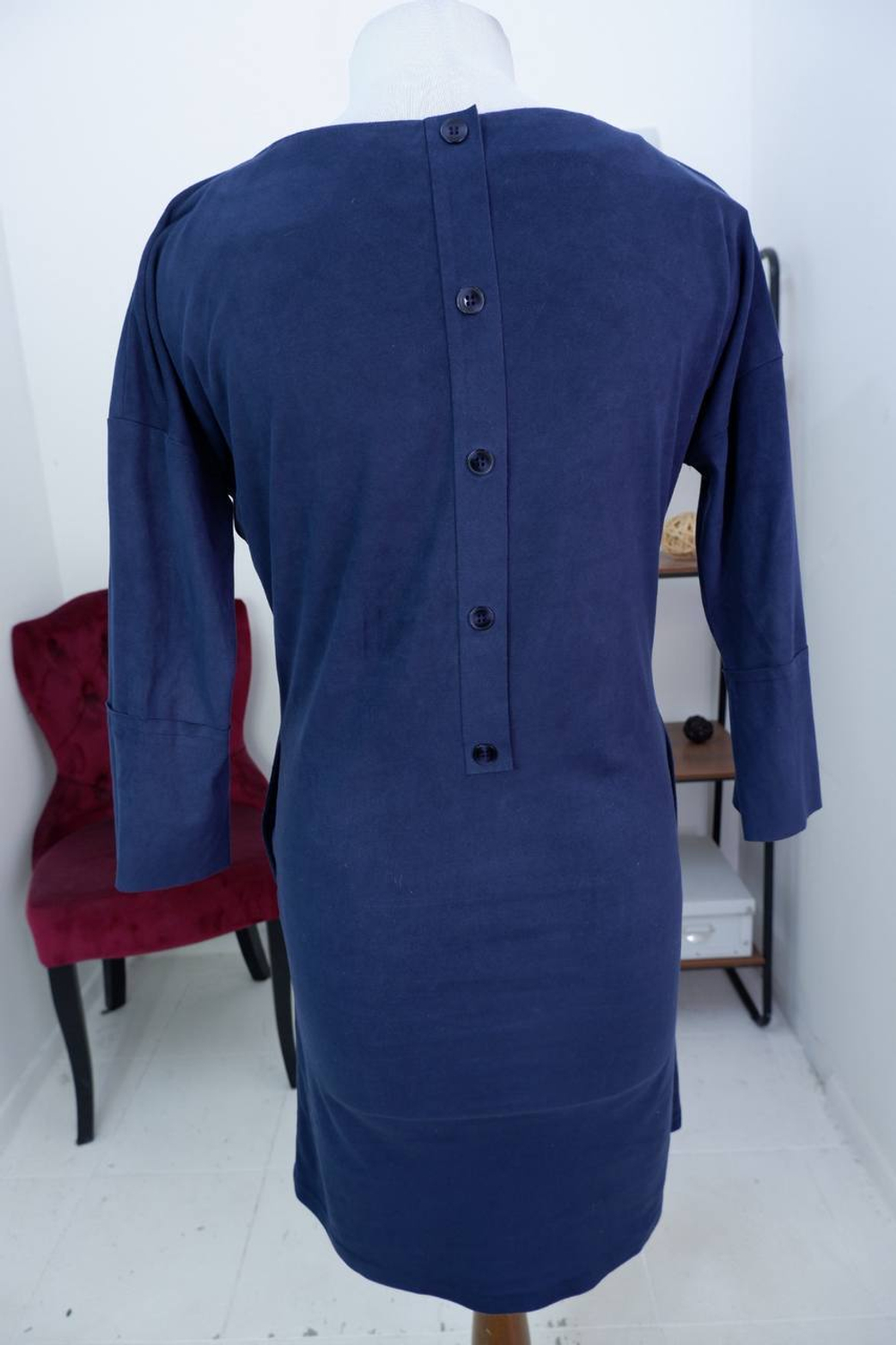 Платье стильное, в самом модном материале - под замшу 46 размер