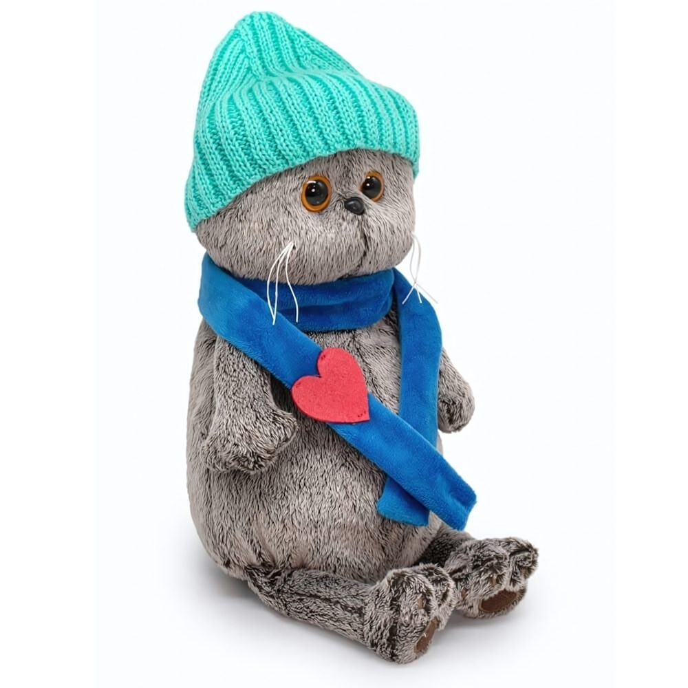 Басик в шапке и шарфе с сердечком 19см.