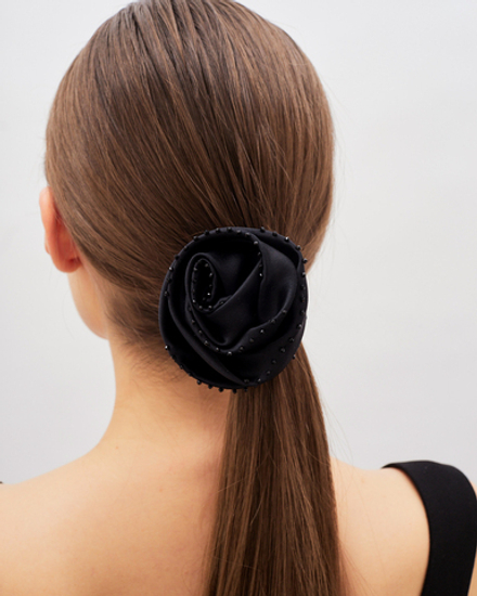 Резинка-роза черная с декором в тон