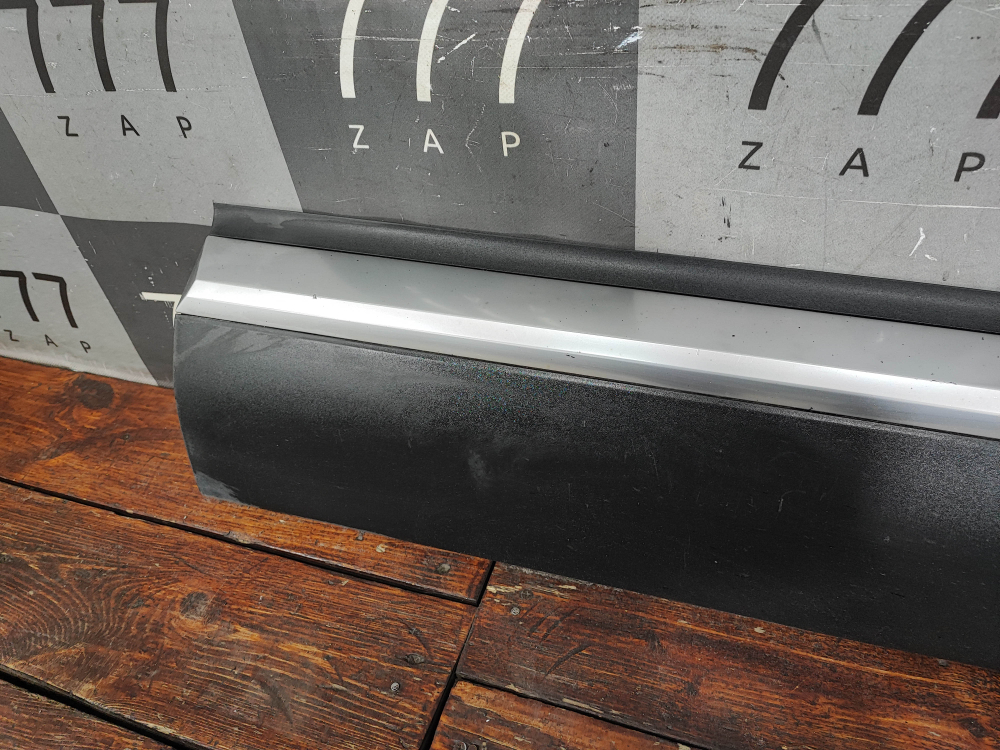 Накладка двери передней правой Hyundai Santa Fe 4 (TM) 18-нв Б/У Оригинал 87722S1000