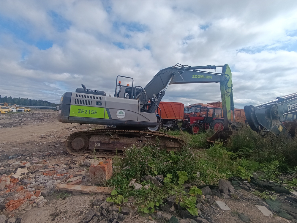 Zoomlion ZE215 Экскаватор ZE215E (Дизельный, 5,9 л, 152 л.с., АТ)