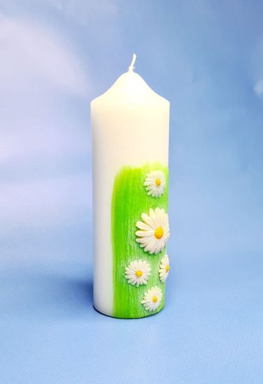 Свеча с ромашками