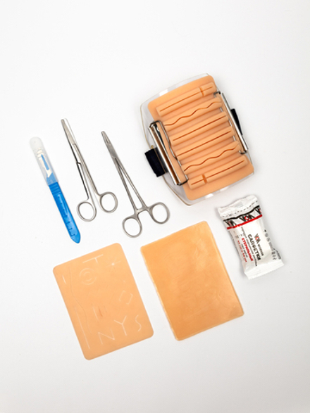 Тренажер-накладка для отработки хирургических навыков