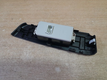 Кнопка стеклоподъемника для Great Wall HOVER H5 3746600k800089