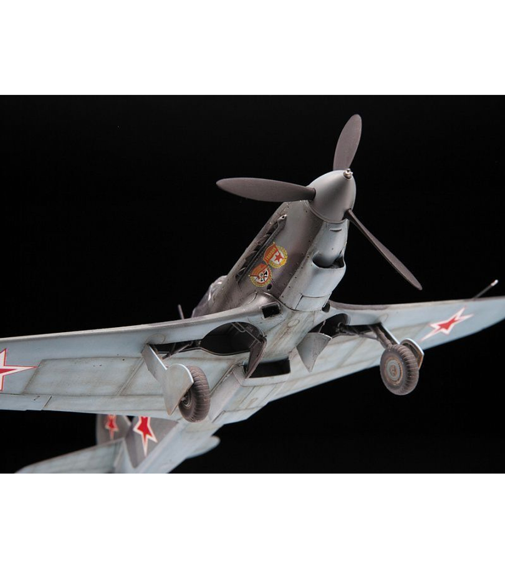 Сборная модель ZVEZDA Советский истребитель Як-9Д, 1/48